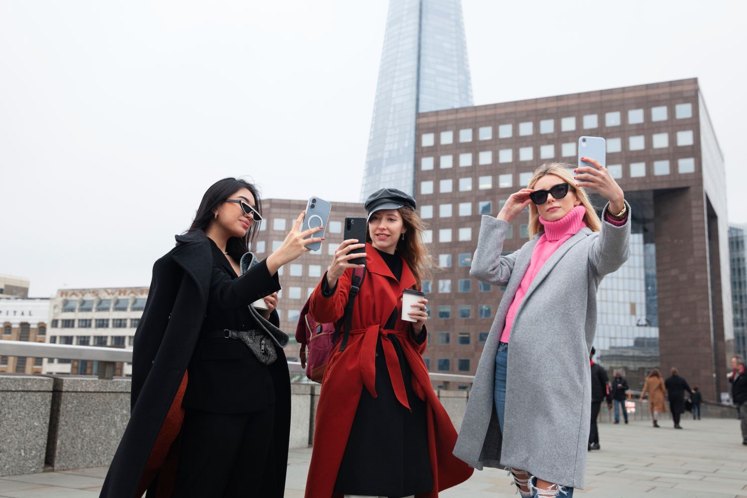internet celebrities taking selfie bridge city (1)